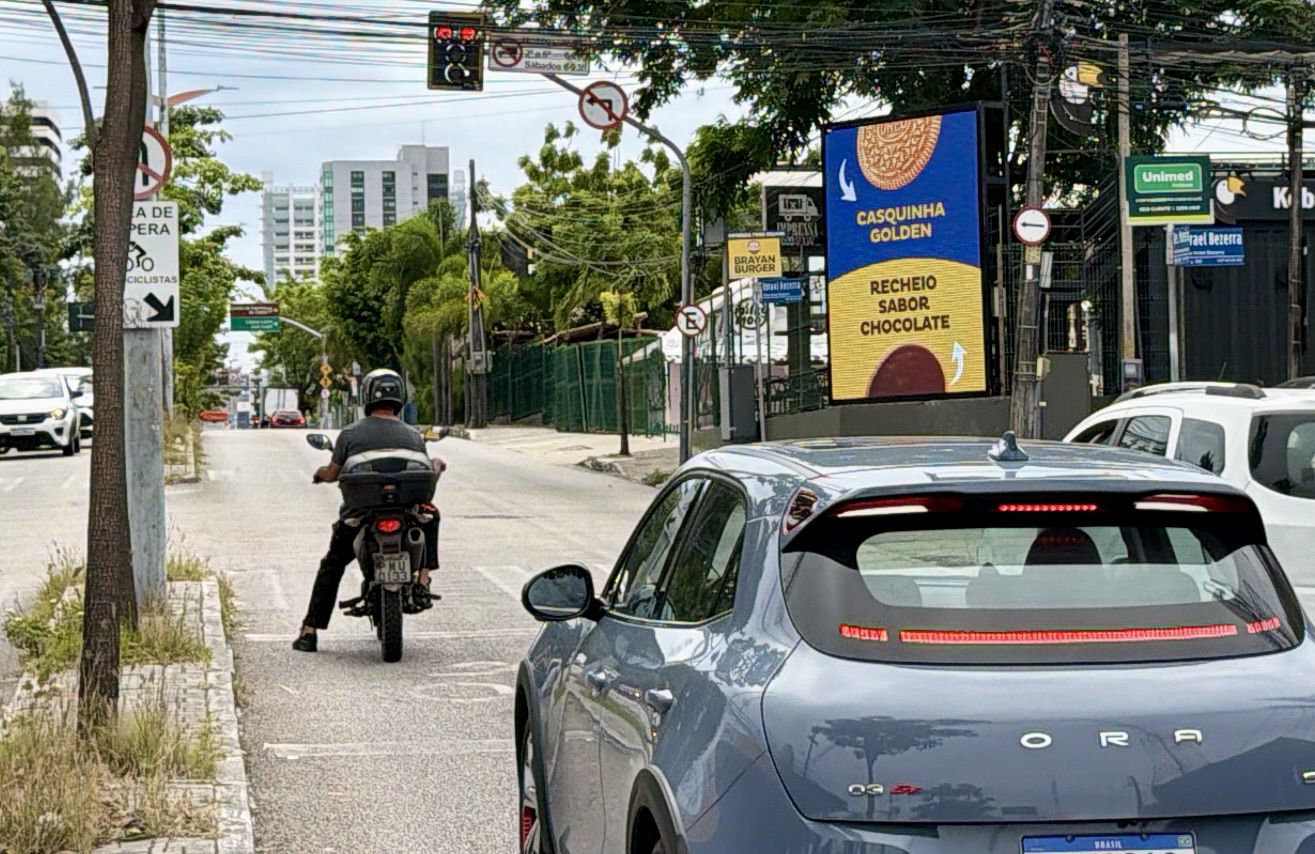 Painel de LED Elevooh em ponto de fluxo